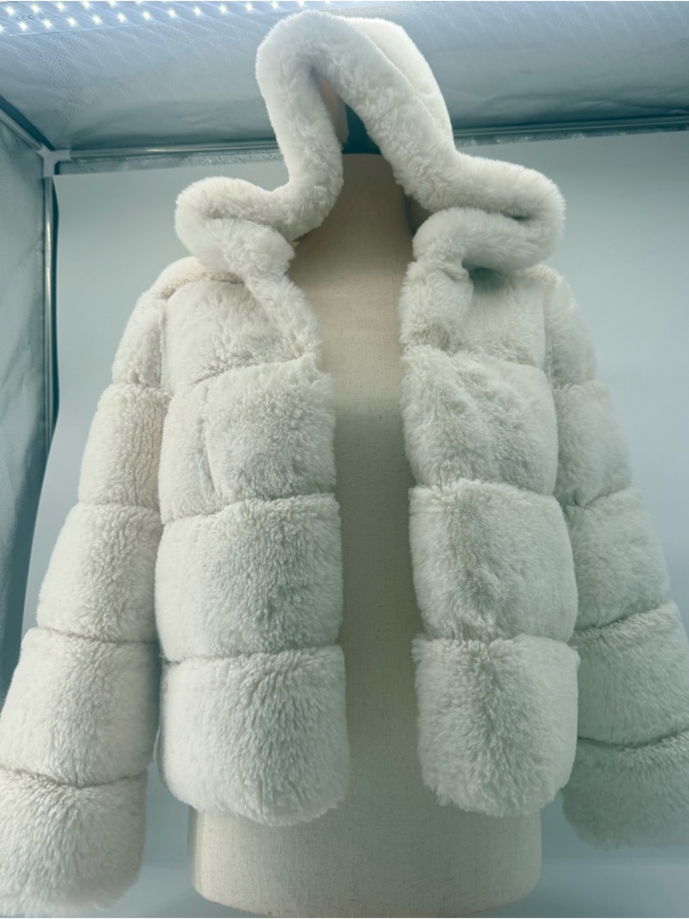 Winter warm Fake FOX Faux Fur Hooded Puffer Jacket in Cream